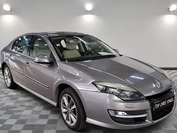 Renault Laguna III dCi 110 FAP EDC Paris