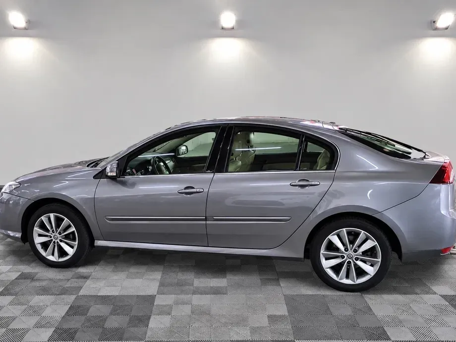 Renault Laguna III dCi 110 FAP EDC Paris — imagine 10