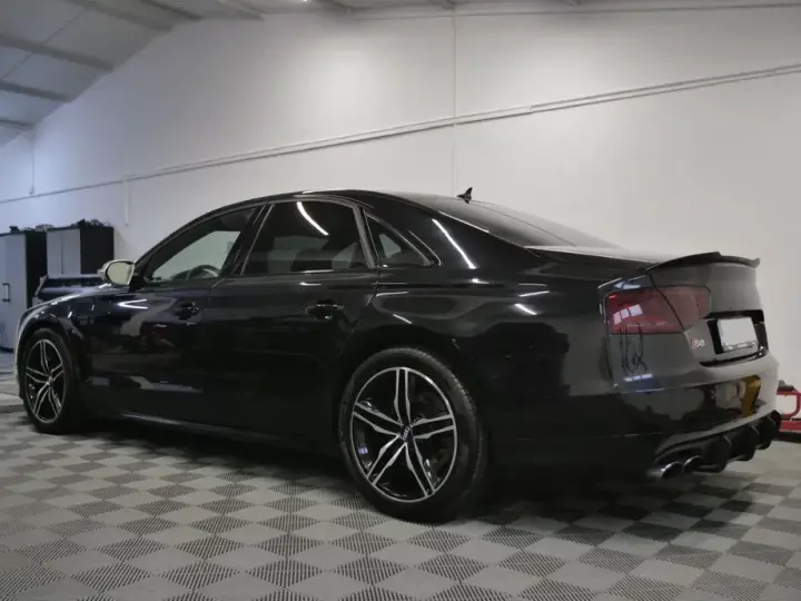 Audi S8 D4 Plus 4.0 TFSI quattro Tiptronic