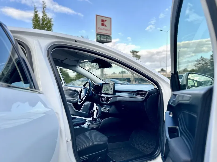 Ford Focus 1.0 EcoBoost Titanium X — imagine 9