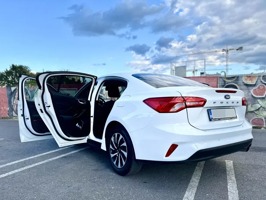Ford Focus 1.0 EcoBoost Titanium X — imagine 6