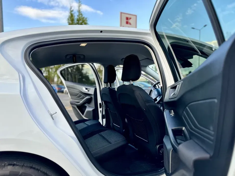 Ford Focus 1.0 EcoBoost Titanium X — imagine 10
