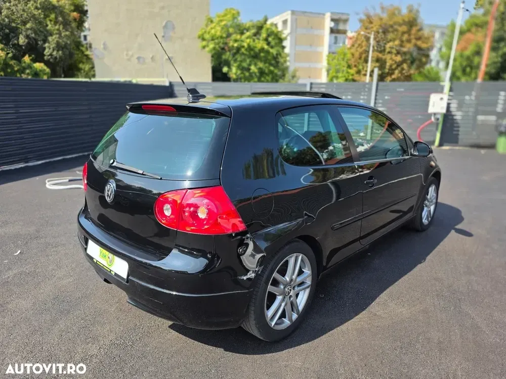 Volkswagen Golf — imagine 5