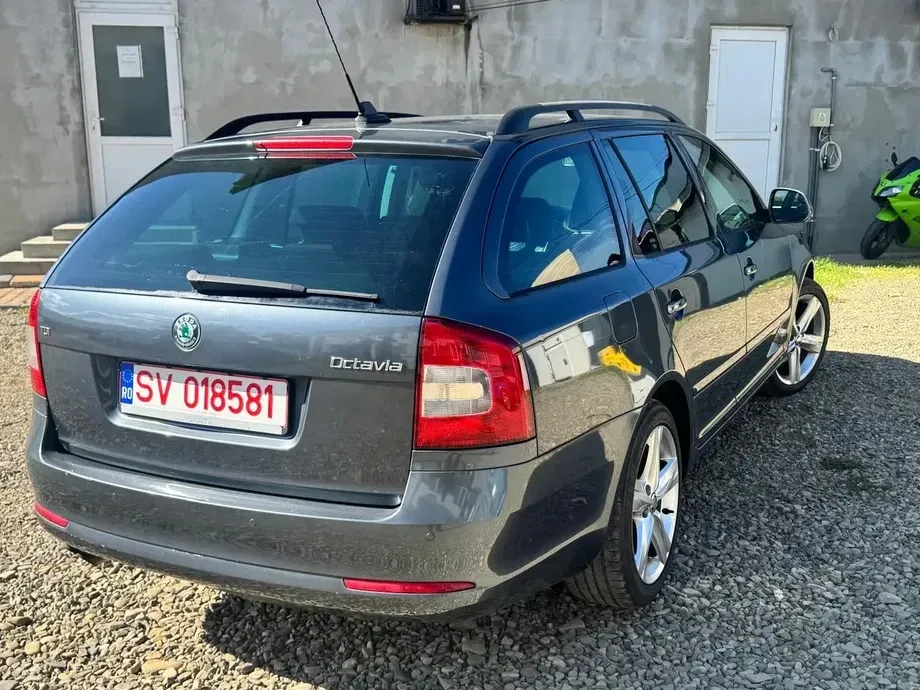 Škoda Octavia 2.0 TDI Elegance DSG — imagine 2