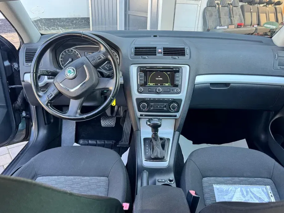Škoda Octavia 2.0 TDI Elegance DSG — imagine 9