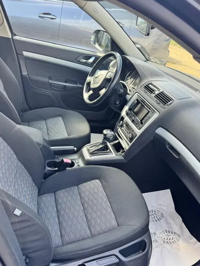 Škoda Octavia 2.0 TDI Elegance DSG — imagine 8