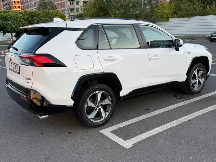 Toyota RAV4 V