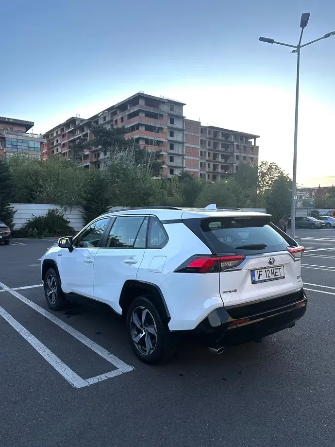 Toyota RAV4 V — imagine 8