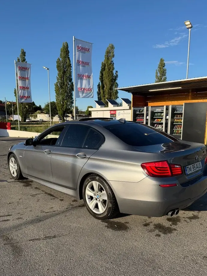BMW Seria 5 F10/F11/F07 530d Aut. — imagine 4