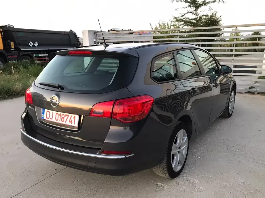 Opel Astra J 1.4 Turbo Cosmo — imagine 4
