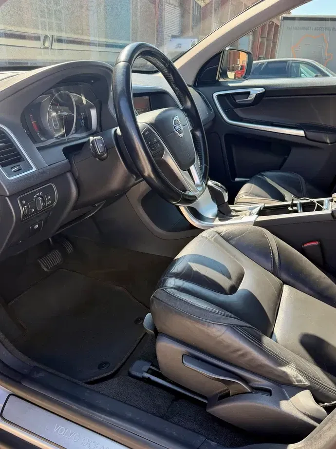 Volvo XC 60 I D3 Ocean Race — imagine 8