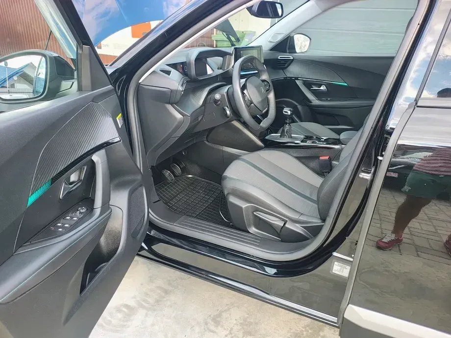 Peugeot 2008 II PureTech 130 GPF Stop&Start Allure — imagine 5