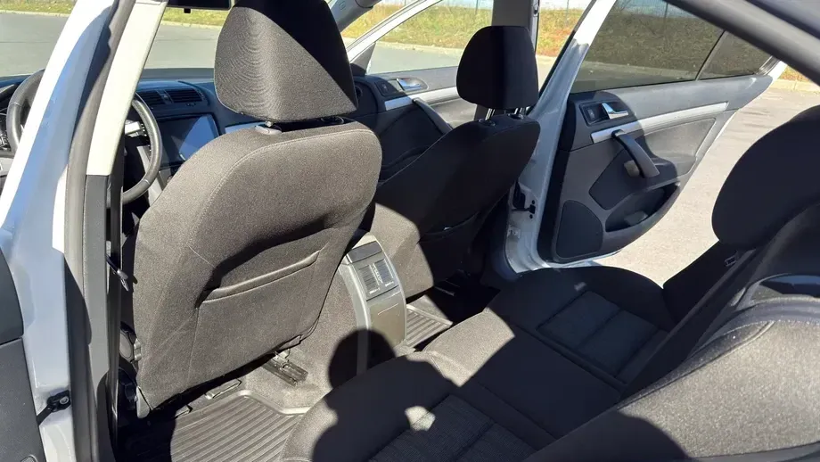 Škoda Octavia II 1.4 TSI Business — imagine 9