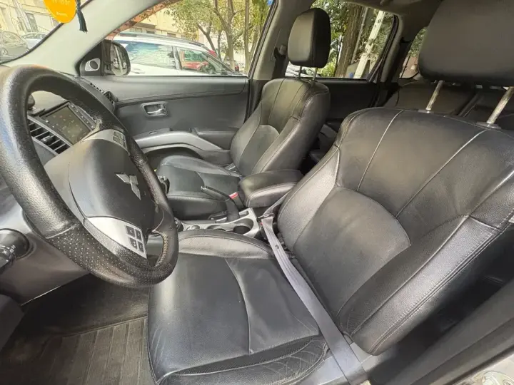 Mitsubishi Outlander II