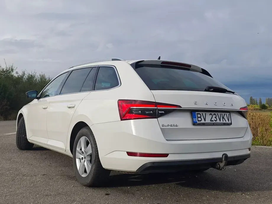 Škoda Superb III 2.0 TDI DSG Premium Edition — imagine 10