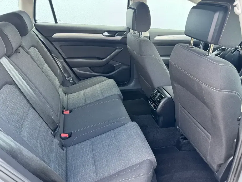 Volkswagen Passat B8 2.0 TDI SCR DSG 4Motion Elegance — imagine 6