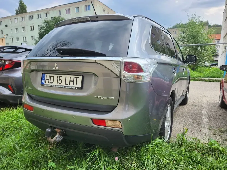 Mitsubishi Outlander III 2.2L DI-D 6AT 4WD Intense A03 — imagine 9