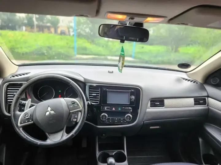 Mitsubishi Outlander III 2.2L DI-D 6AT 4WD Intense A03