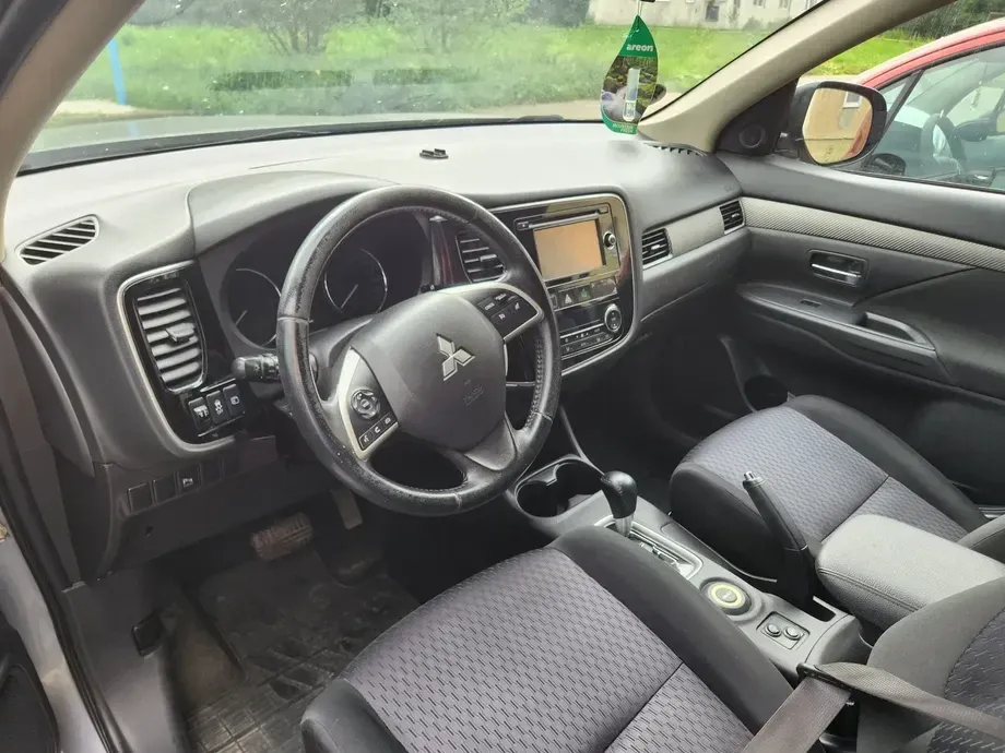 Mitsubishi Outlander III 2.2L DI-D 6AT 4WD Intense A03 — imagine 4