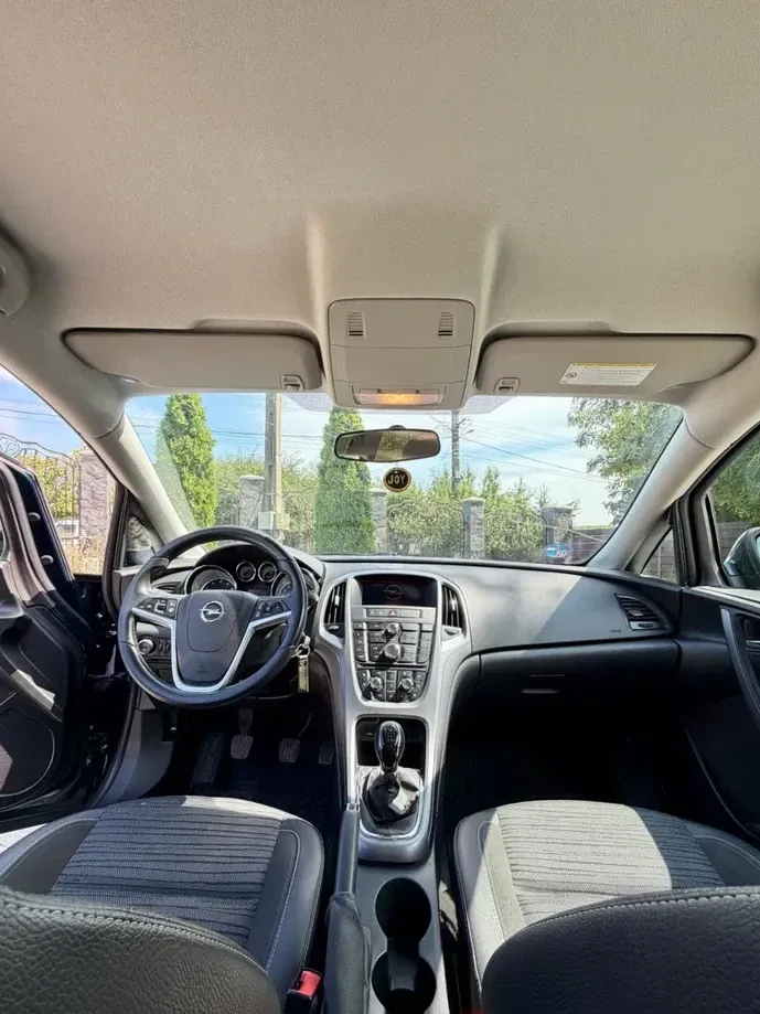 Opel Astra J 1.4 Turbo ECOTEC Enjoy — imagine 8