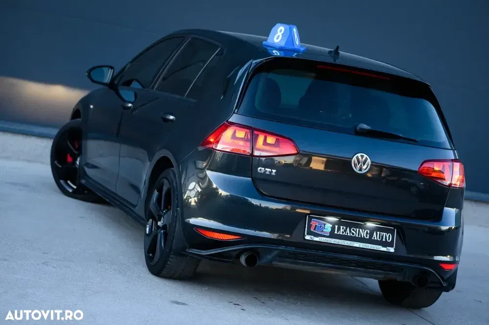 Volkswagen Golf — imagine 3