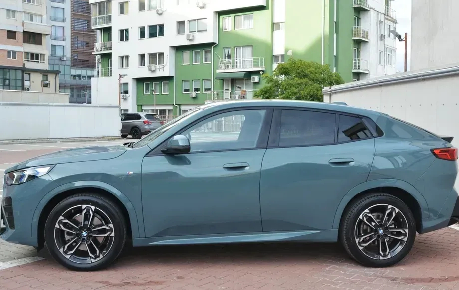 BMW X2 sDrive20i AT MHEV — imagine 9