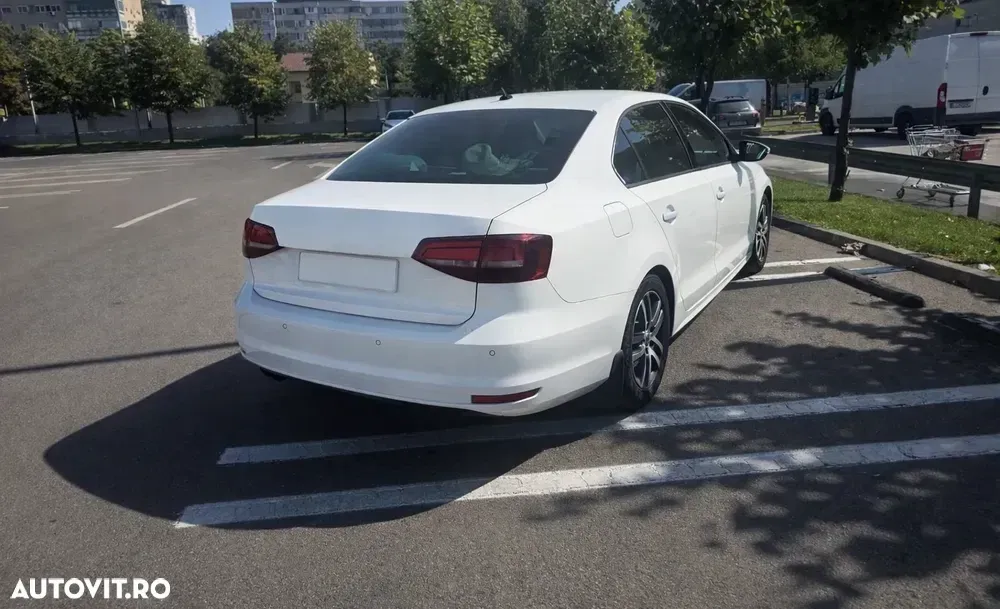 Volkswagen Jetta — imagine 2
