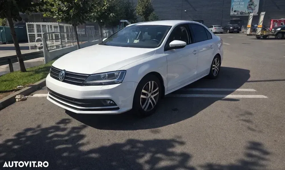 Volkswagen Jetta — imagine 4