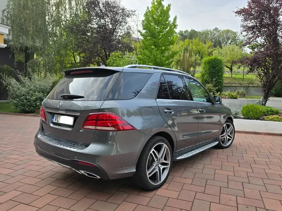 Mercedes-Benz GLE 350 d 4MATIC 9G-TRONIC AMG Line — imagine 3