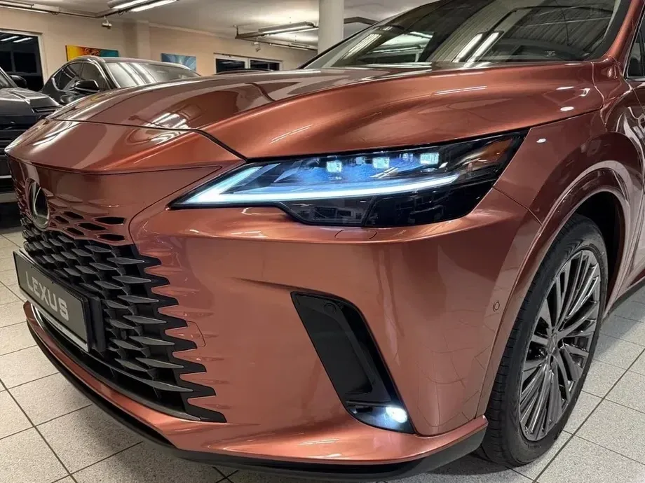 Lexus RX 450h+ E-Four PHEV Luxury — imagine 3