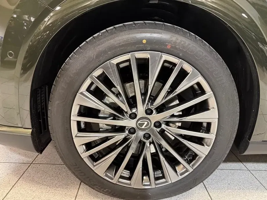 Lexus RX 450h+ E-Four PHEV Luxury — imagine 10