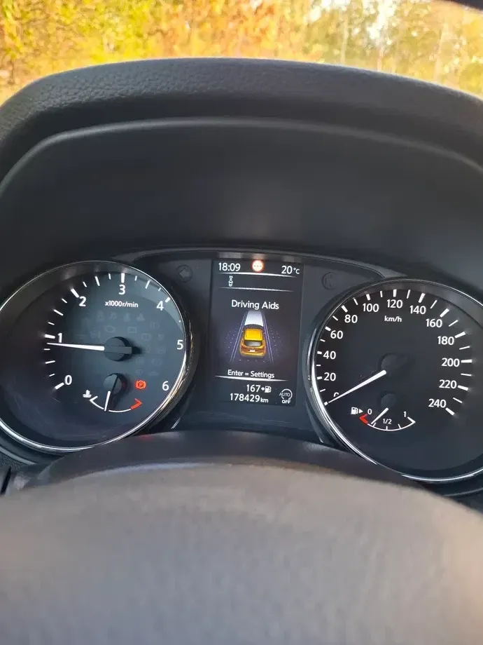 Nissan Qashqai II 1.6 DCI Start/Stop N-Connecta — imagine 8