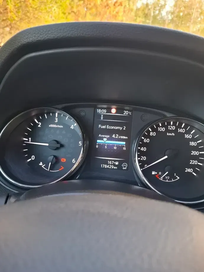Nissan Qashqai II 1.6 DCI Start/Stop N-Connecta — imagine 10