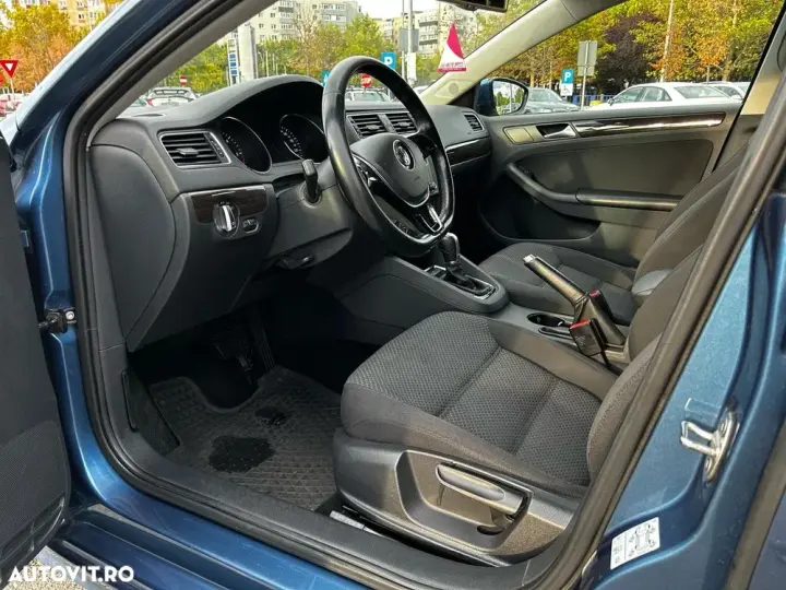 Volkswagen Jetta 2.0 TDI DSG Comfortline