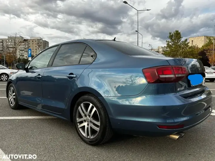 Volkswagen Jetta 2.0 TDI DSG Comfortline