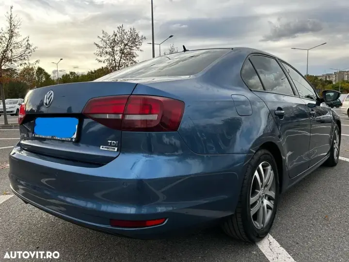 Volkswagen Jetta 2.0 TDI DSG Comfortline