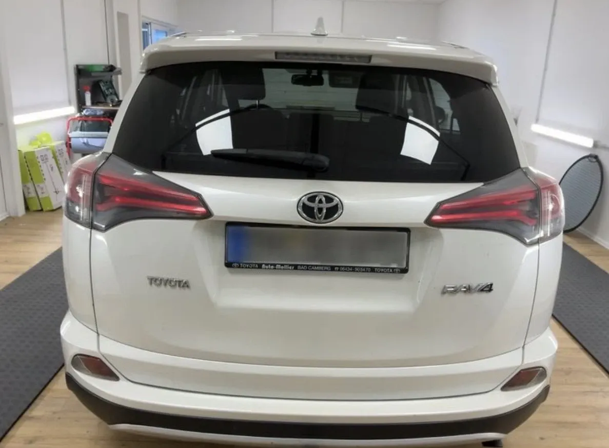 Toyota RAV4 2.0 D-4D 4x2 Start-Stop Edition — imagine 9