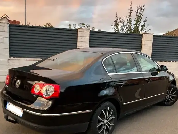 Volkswagen Passat B6 2.0 TDI DPF Sportline Blue Motion Technology