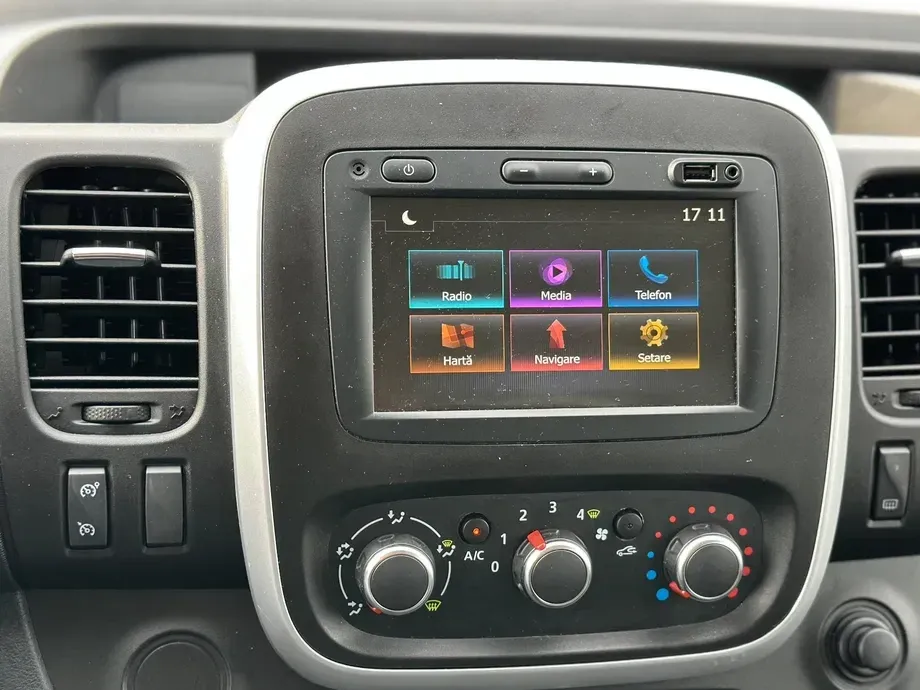 Renault Trafic — imagine 8