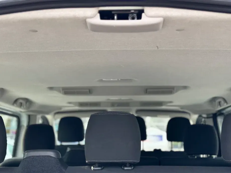 Renault Trafic — imagine 10