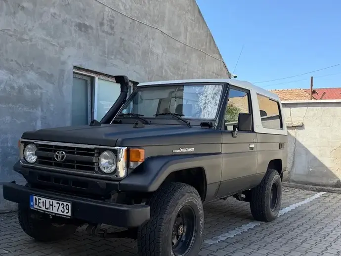 Toyota Land Cruiser