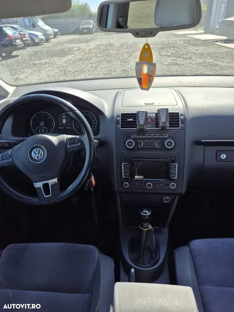 Volkswagen Touran 2.0 TDI DPF Freestyle — imagine 6