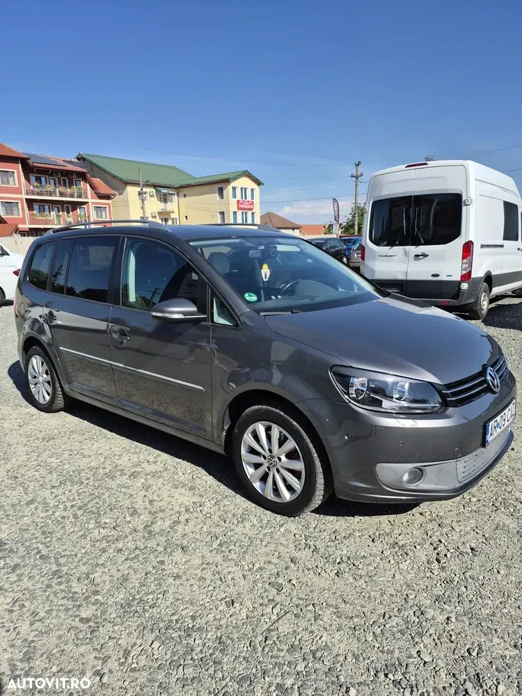 Volkswagen Touran 2.0 TDI DPF Freestyle — imagine 2