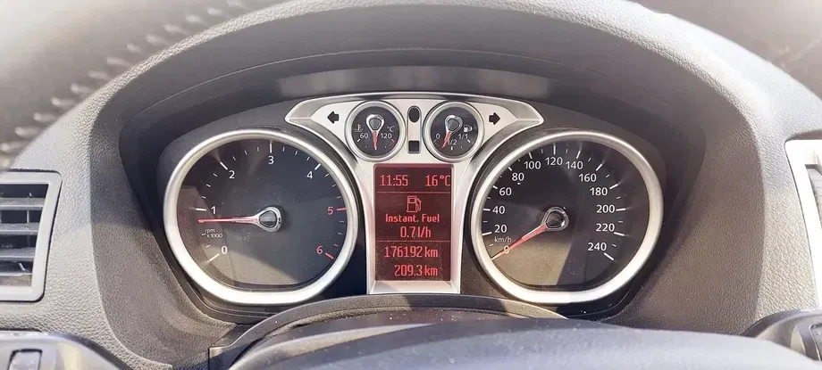 Ford Kuga I 2.0 TDCi 4x4 Titanium — imagine 8