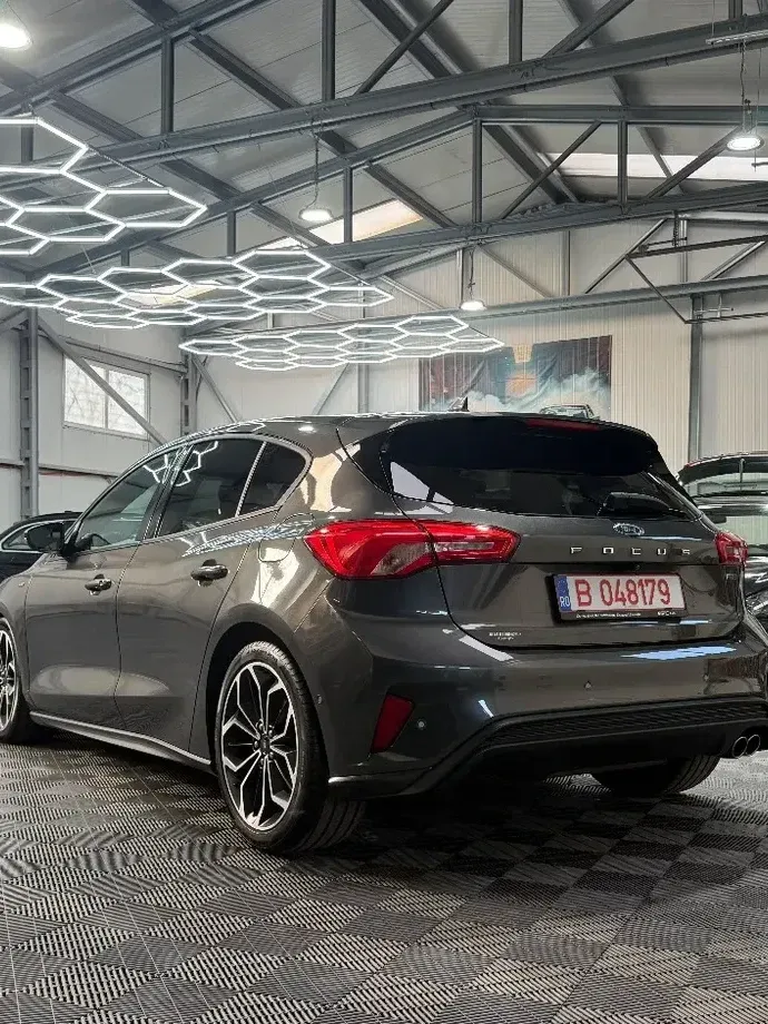 Ford Focus 1.5 EcoBlue ST Line Business — imagine 5
