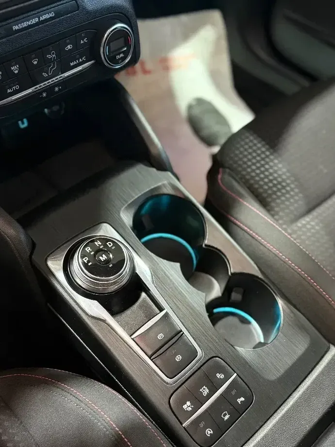 Ford Focus 1.5 EcoBlue ST Line Business — imagine 8