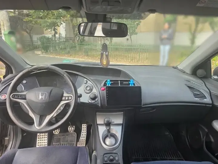 Honda Civic VIII 1.8 Sport