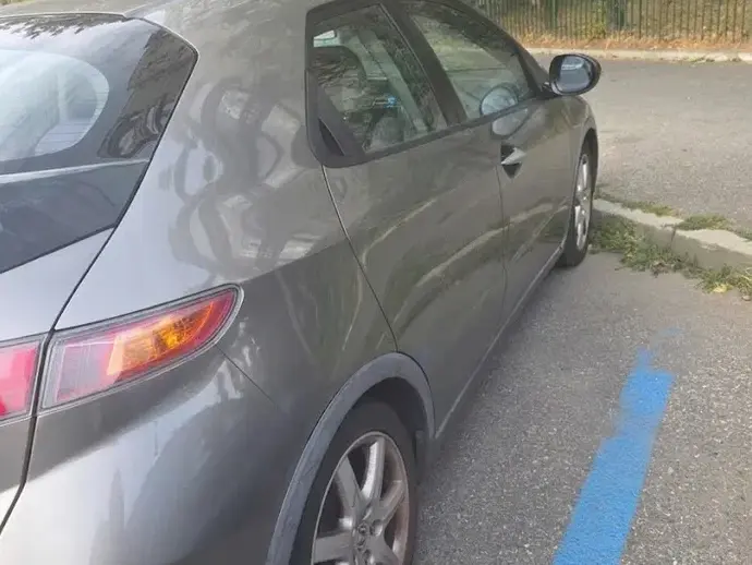 Honda Civic VIII 1.8 Sport