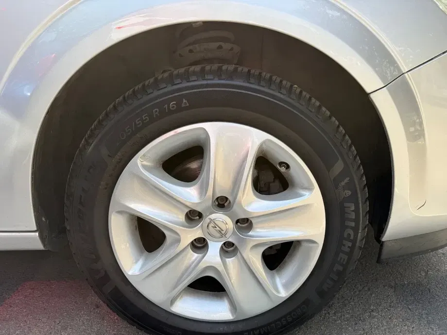 Opel Astra H 1.6 — imagine 5