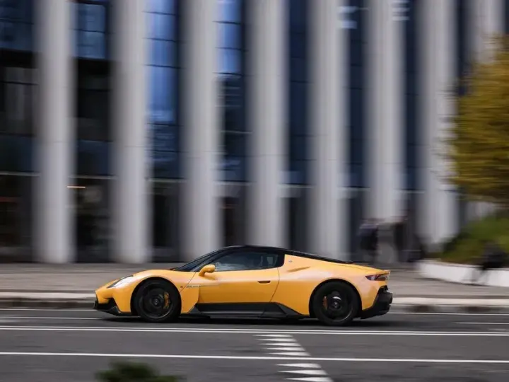 Maserati MC20